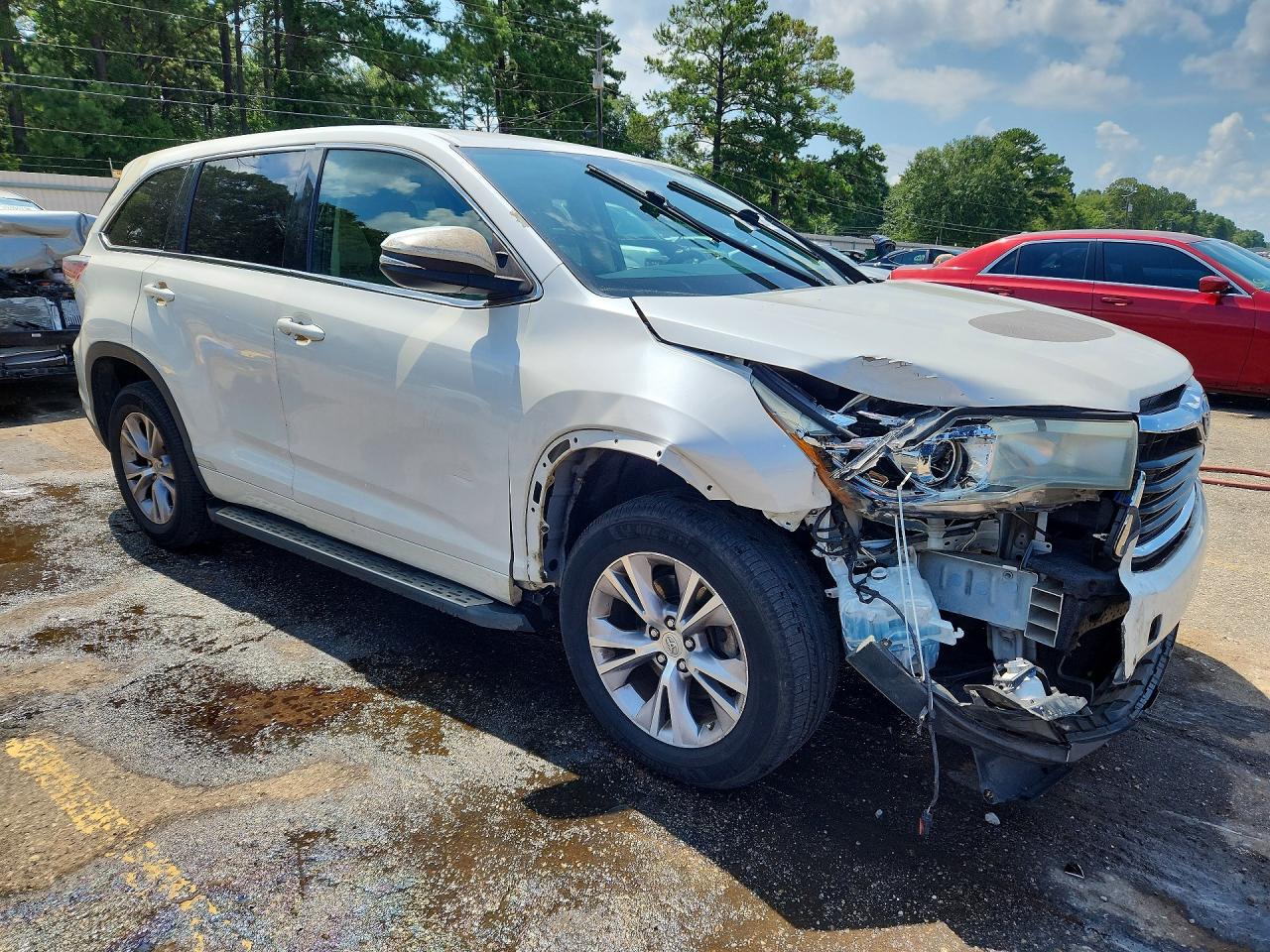 2015 Toyota Highlander Le Plus White vin: 5TDZKRFH8FS047303