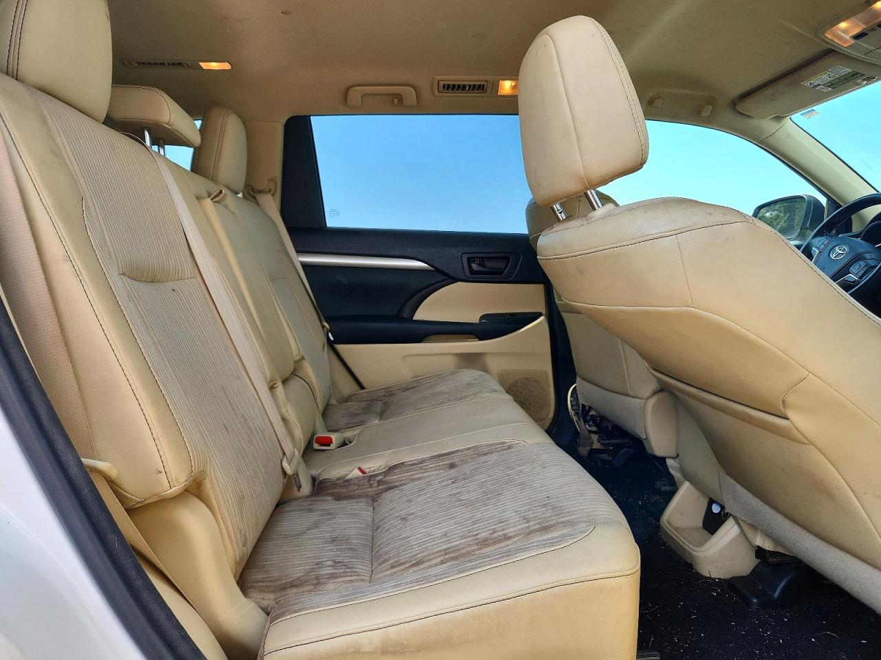 2015 Toyota Highlander Le Plus White vin: 5TDZKRFH8FS047303