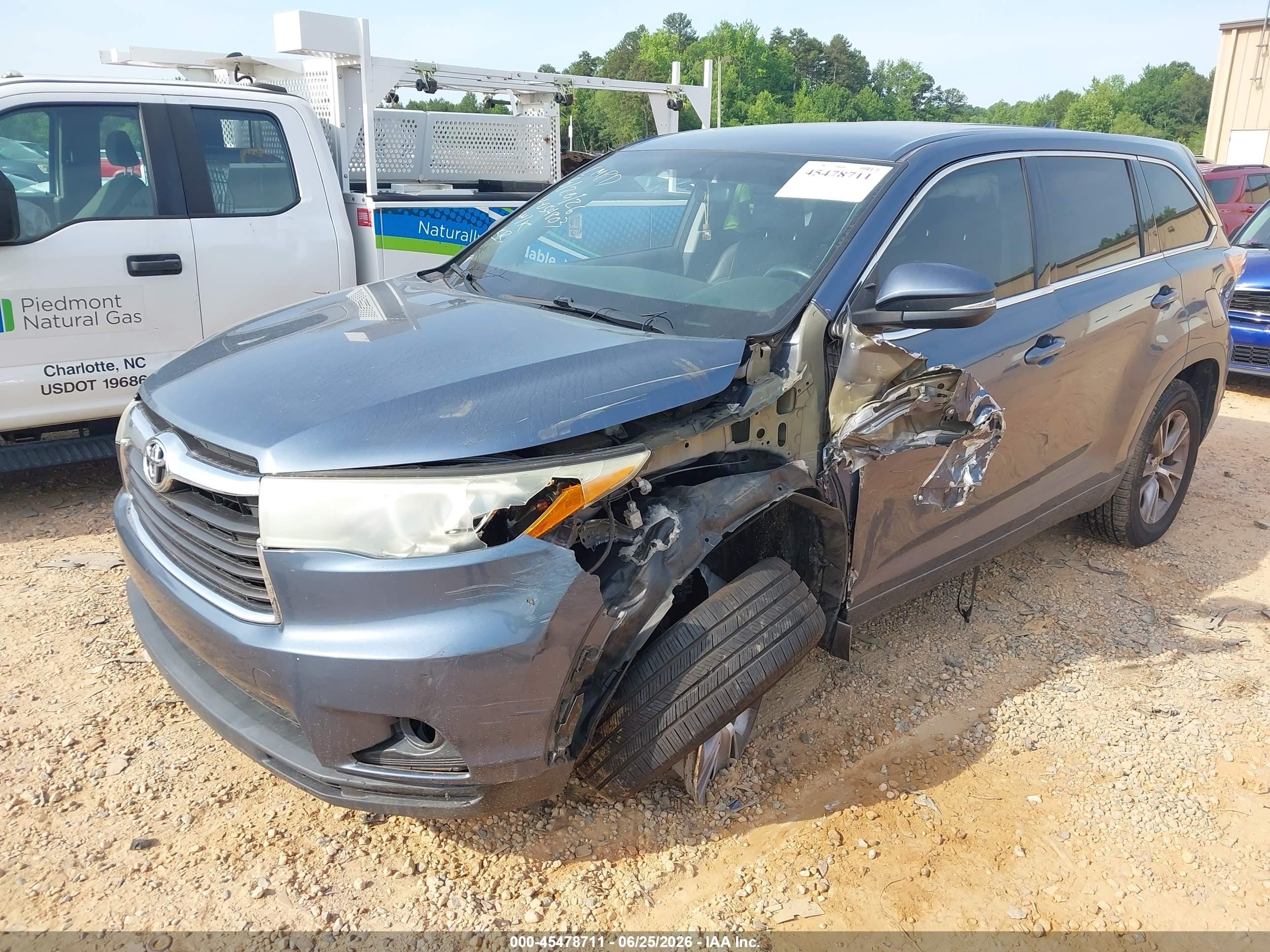 2015 Toyota Highlander Le Plus V6 Light Blue vin: 5TDZKRFH8FS054803