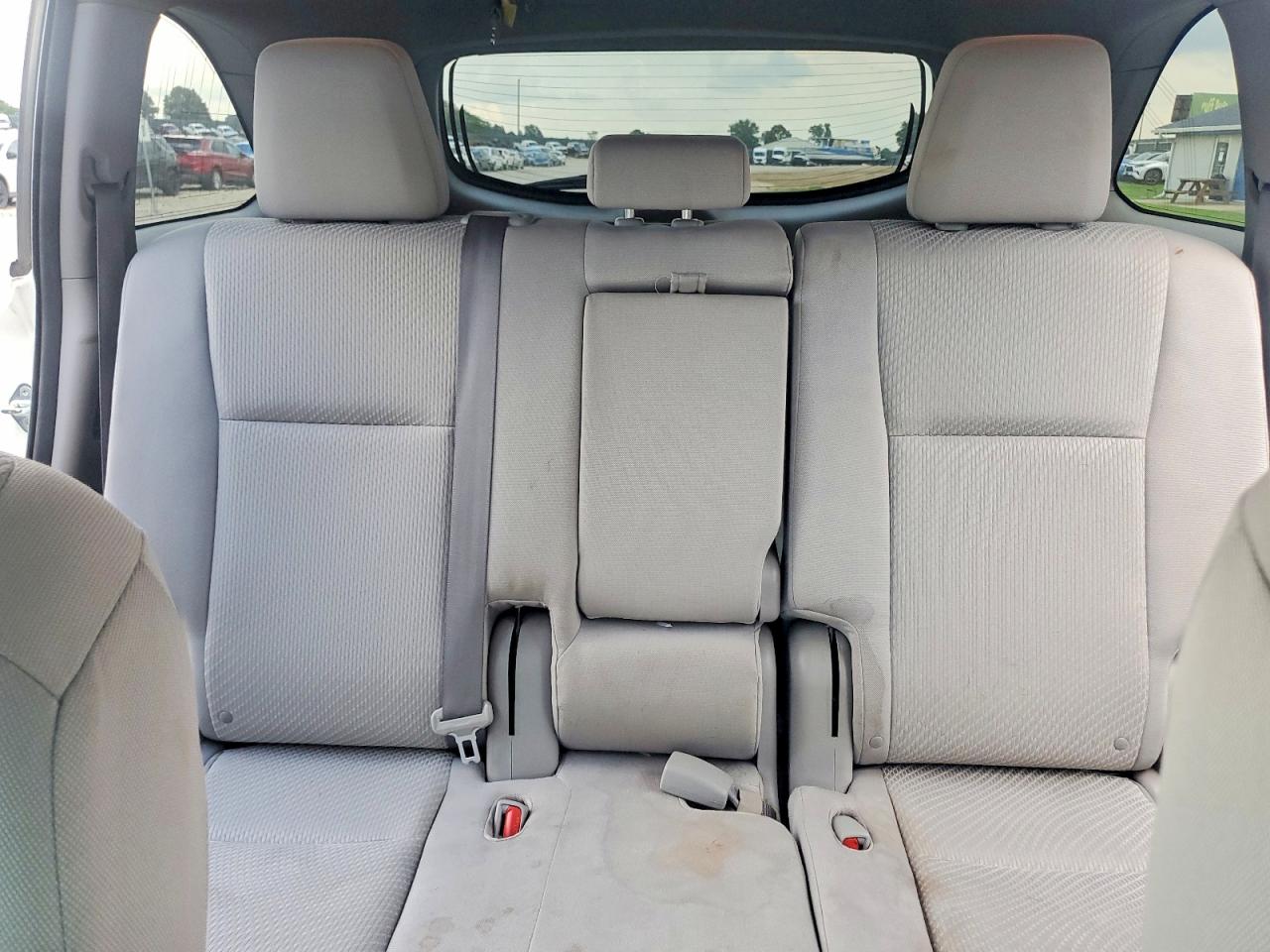 2015 Toyota Highlander Le White vin: 5TDZKRFH8FS055773