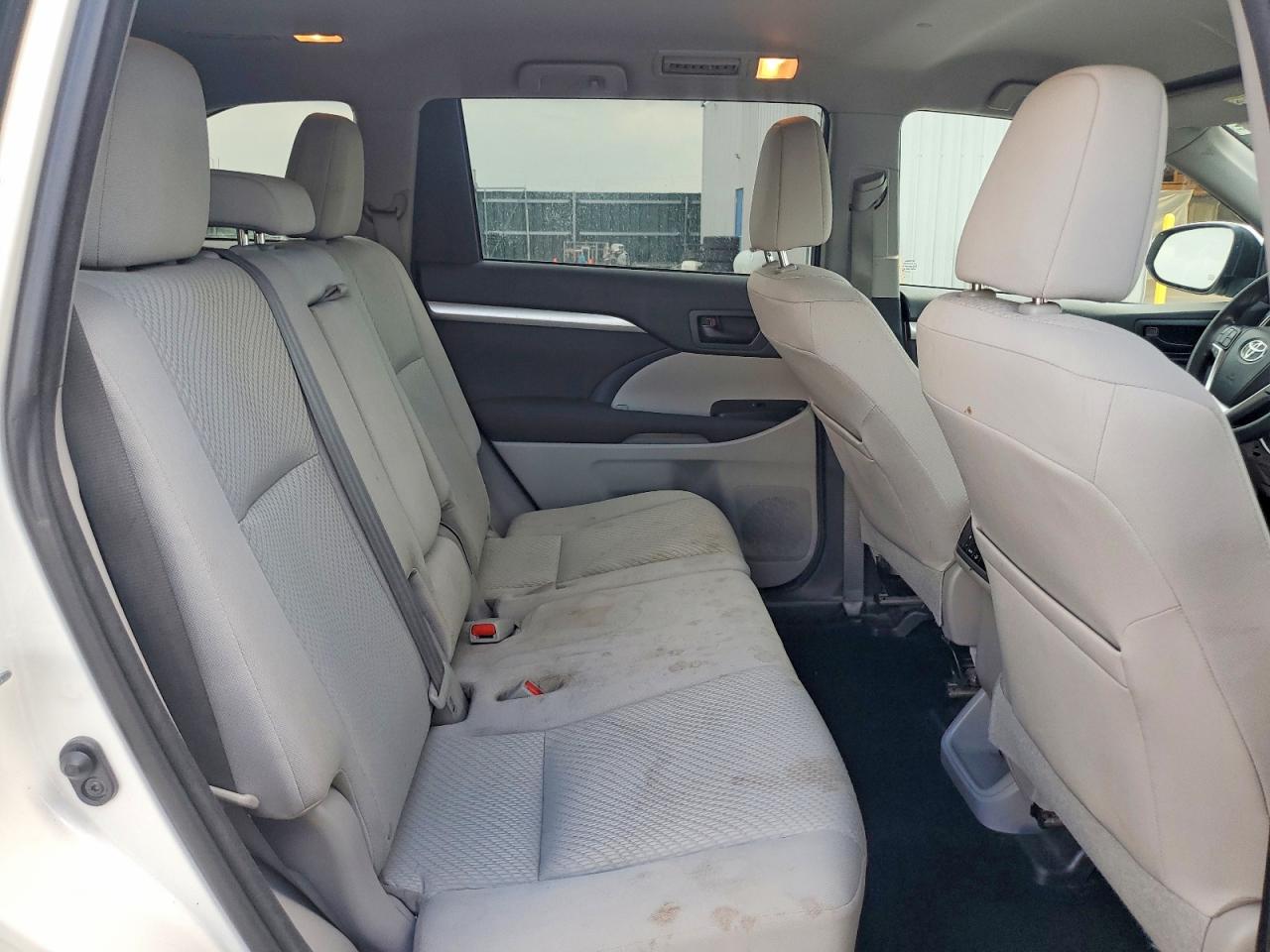 2015 Toyota Highlander Le White vin: 5TDZKRFH8FS055773