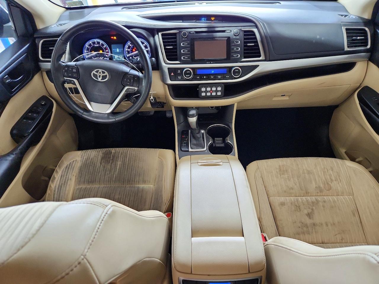 2015 Toyota Highlander Le Plus Burgundy vin: 5TDZKRFH8FS077434