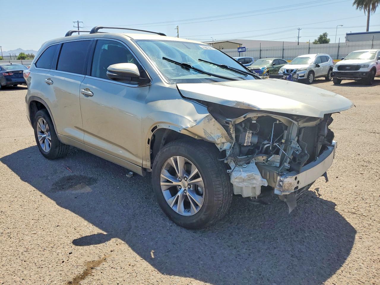 2015 Toyota Highlander Le Plus Gold vin: 5TDZKRFH8FS114790
