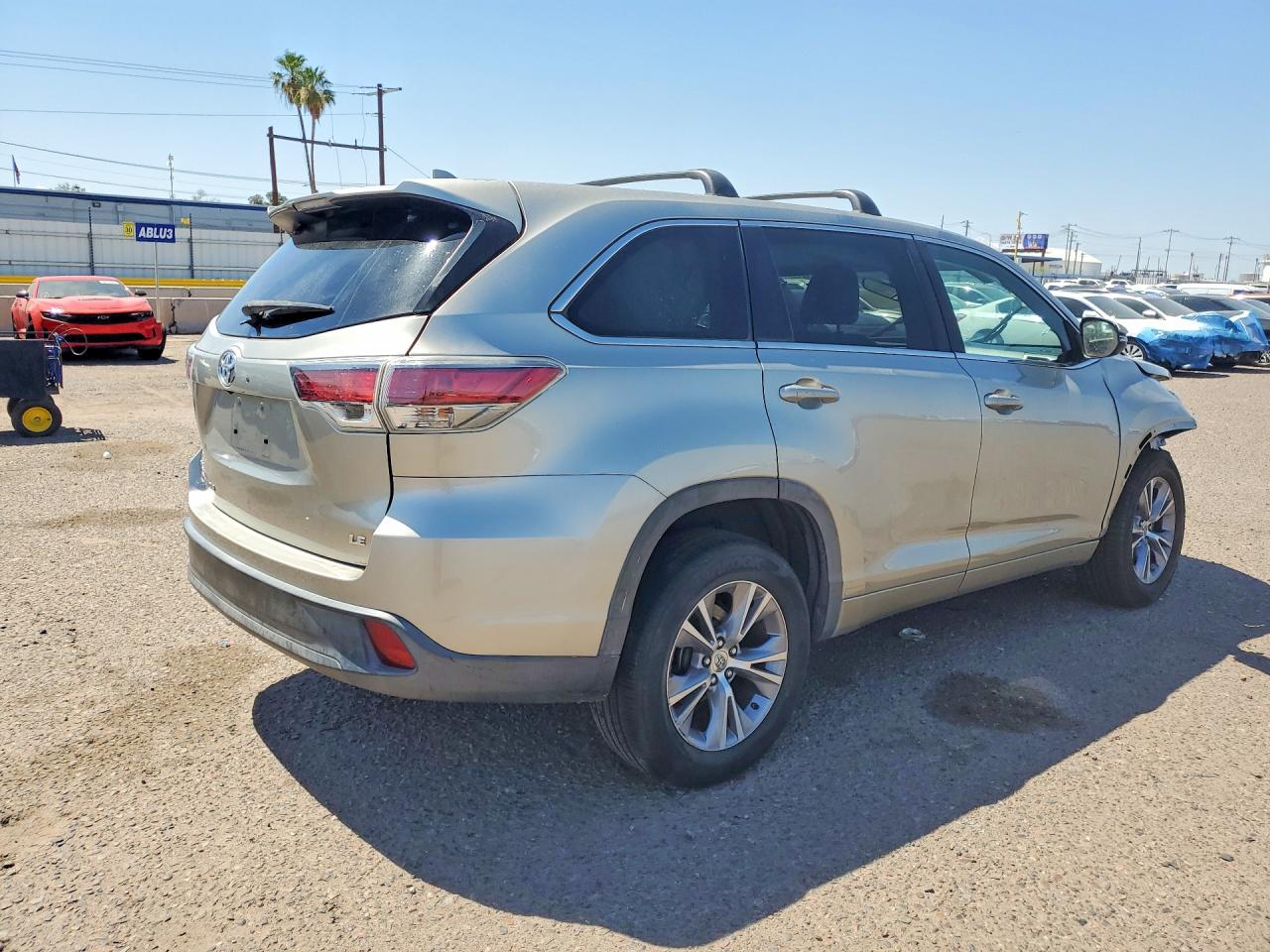 2015 Toyota Highlander Le Plus Gold vin: 5TDZKRFH8FS114790