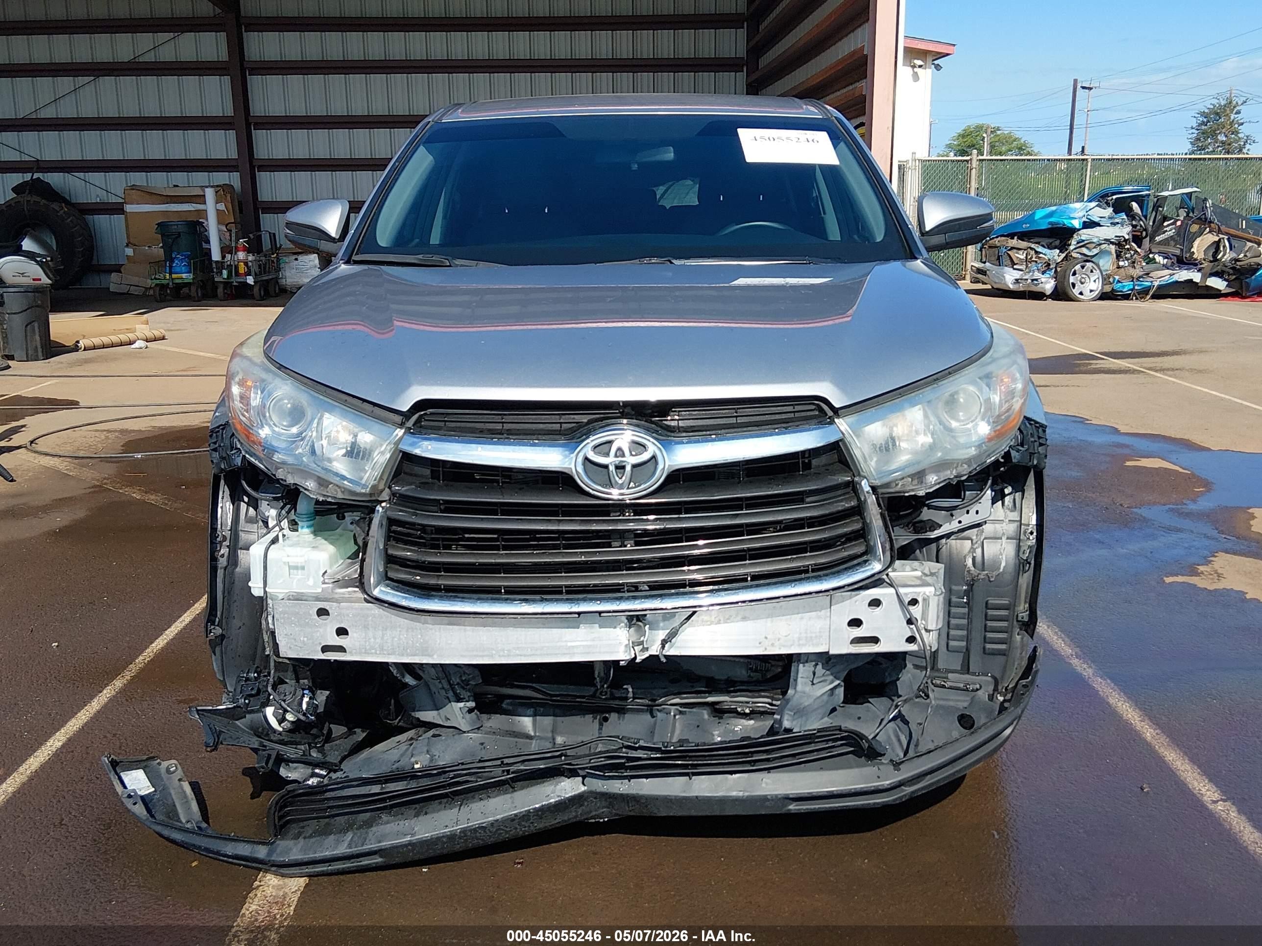 2015 Toyota Highlander Le V6 Silver vin: 5TDZKRFH8FS115907