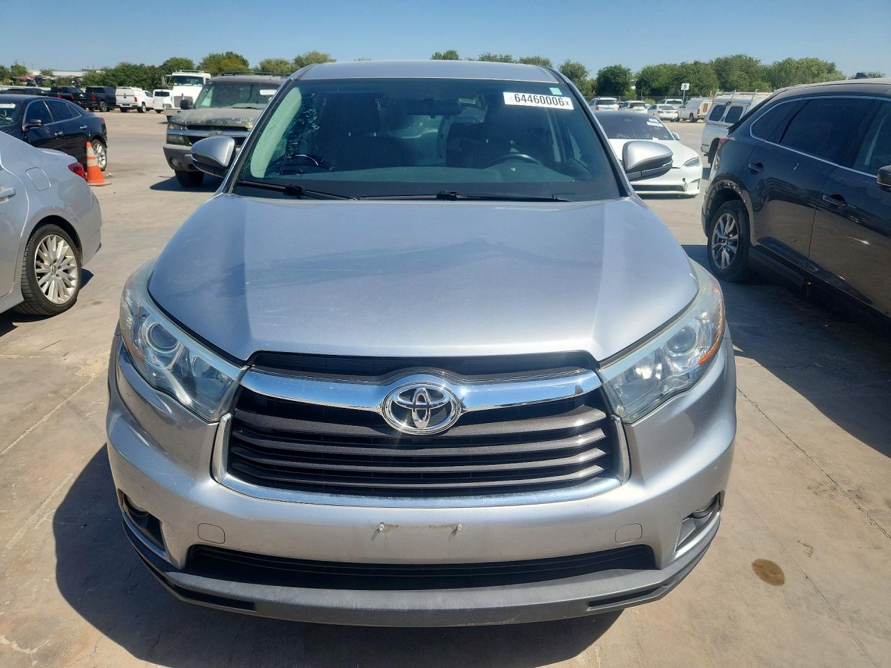 2015 Toyota Highlander Le Plus Серебряный vin: 5TDZKRFH9FS049853