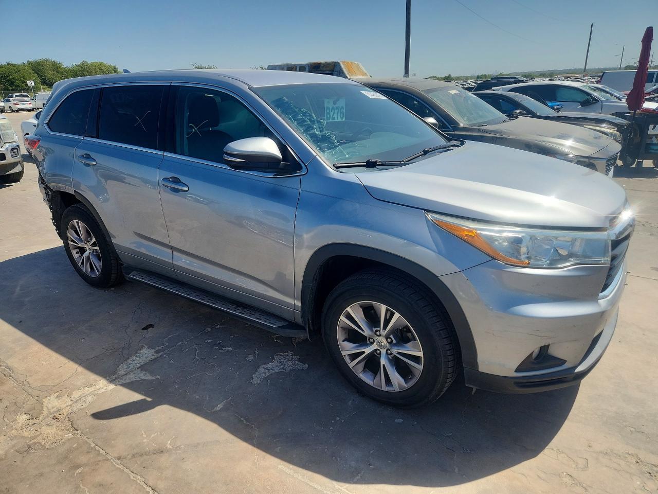 2015 Toyota Highlander Le Plus Серебряный vin: 5TDZKRFH9FS049853