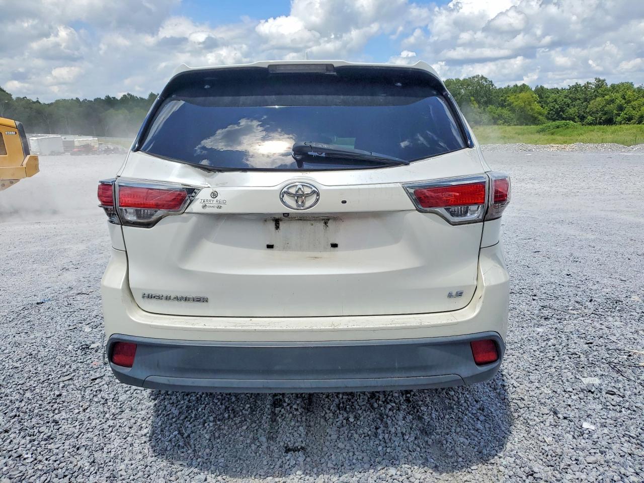 2015 Toyota Highlander Le Plus Белый vin: 5TDZKRFH9FS108173