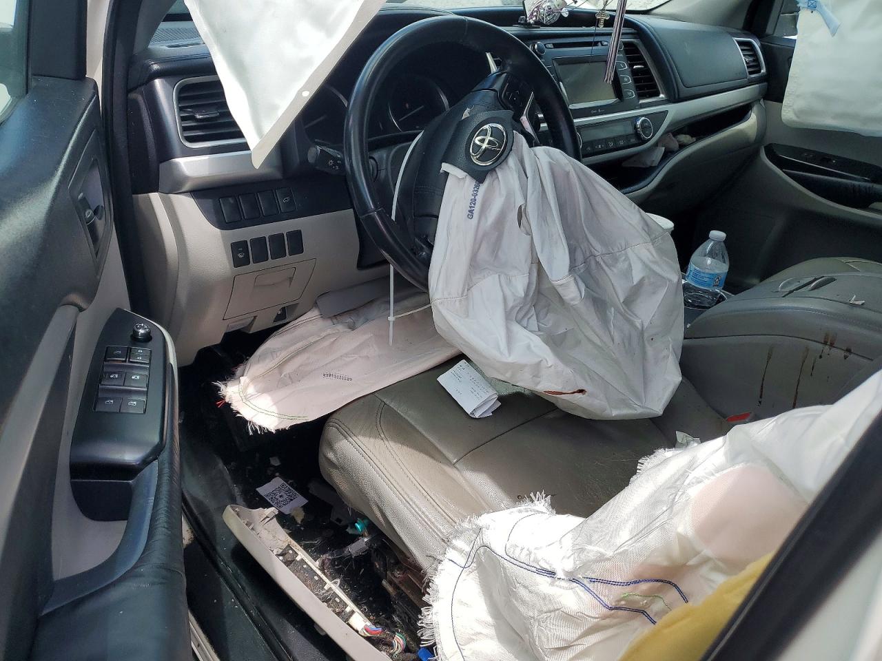 2015 Toyota Highlander Le Plus Белый vin: 5TDZKRFH9FS108173