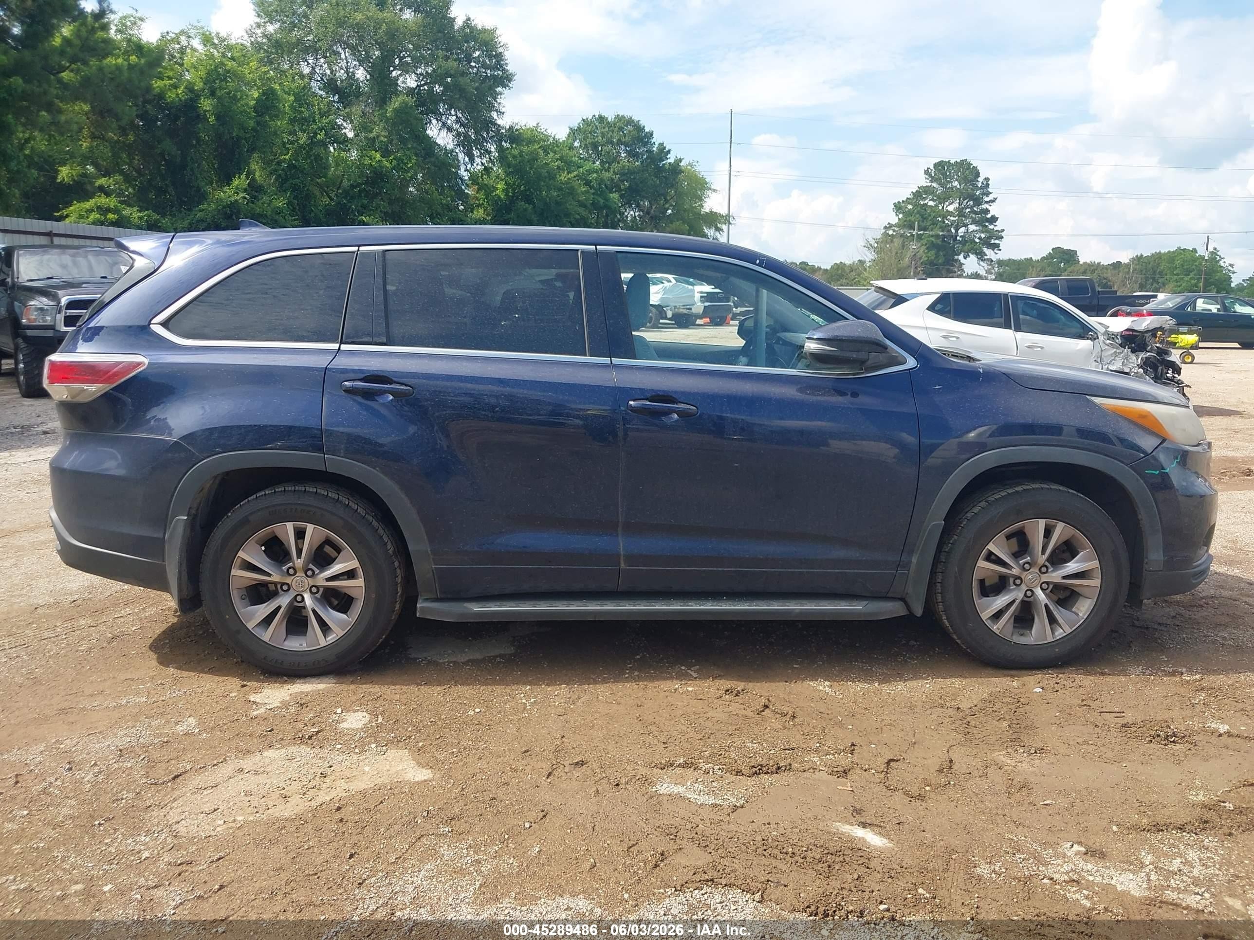 2015 Toyota Highlander Le Plus V6 Синий vin: 5TDZKRFHXFS069979