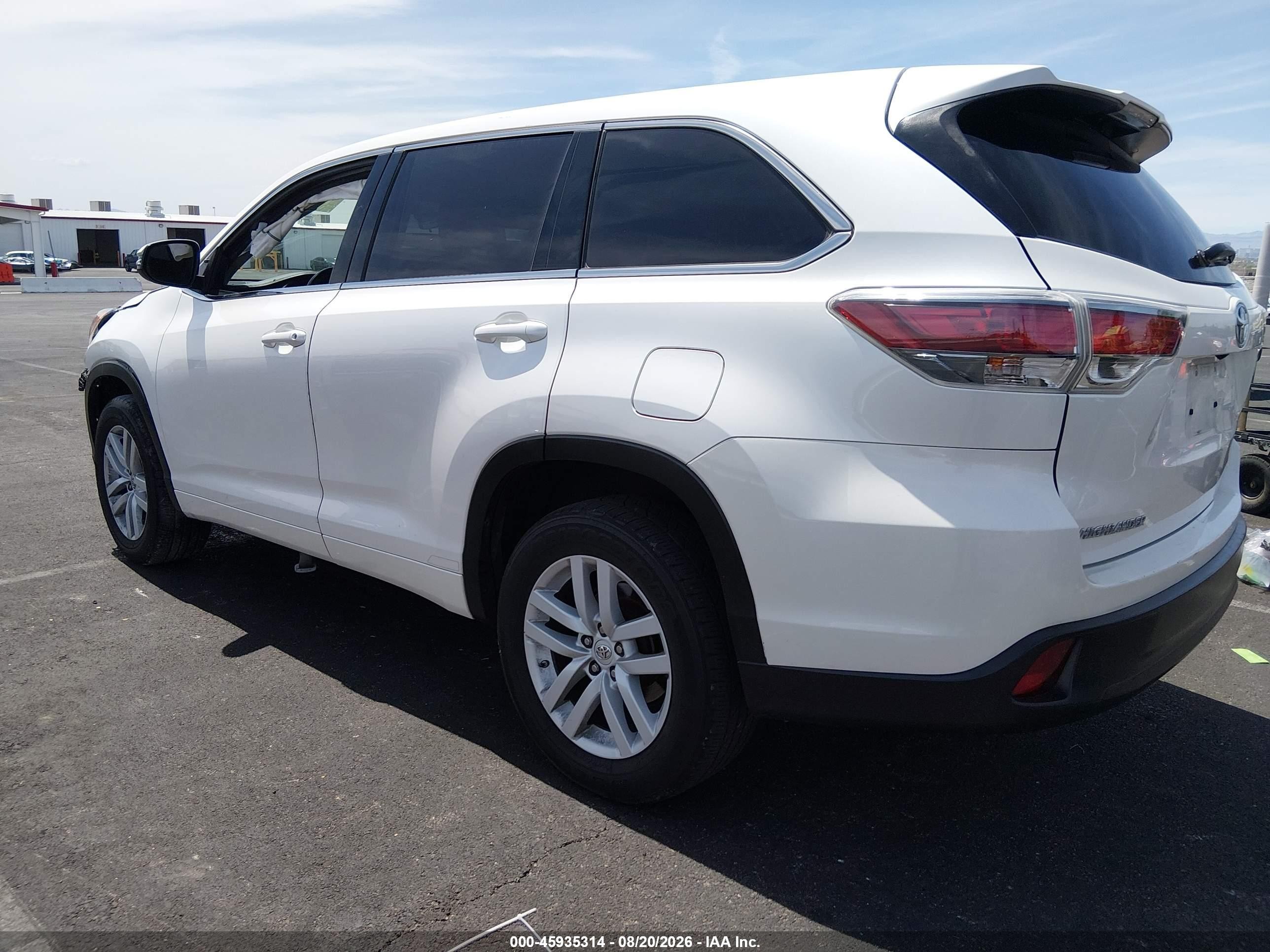 2015 Toyota Highlander Le V6 White vin: 5TDZKRFHXFS089813