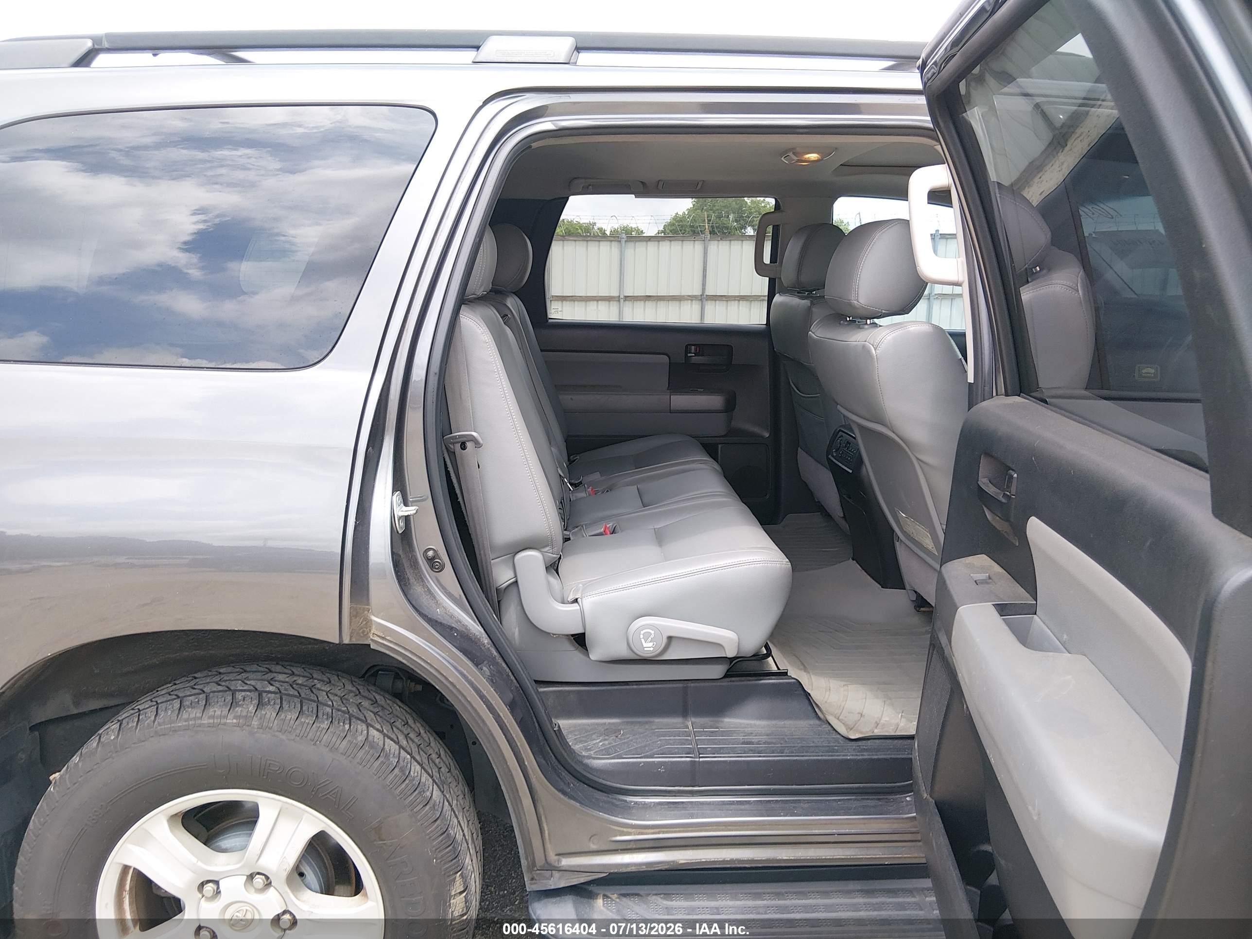 2011 Toyota Sequoia Sr5 4.6l V8 Серый vin: 5TDZM5G12BS002694