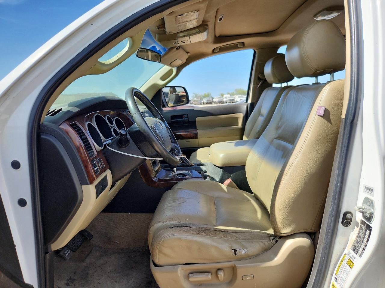 2010 Toyota Sequoia Sr5 Белый vin: 5TDZM5G14AS001139