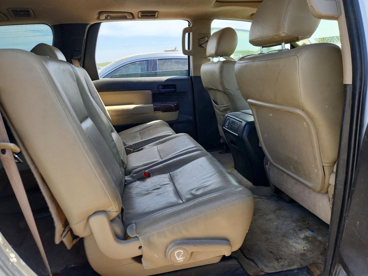 2010 Toyota Sequoia Sr5 Белый vin: 5TDZM5G14AS001139
