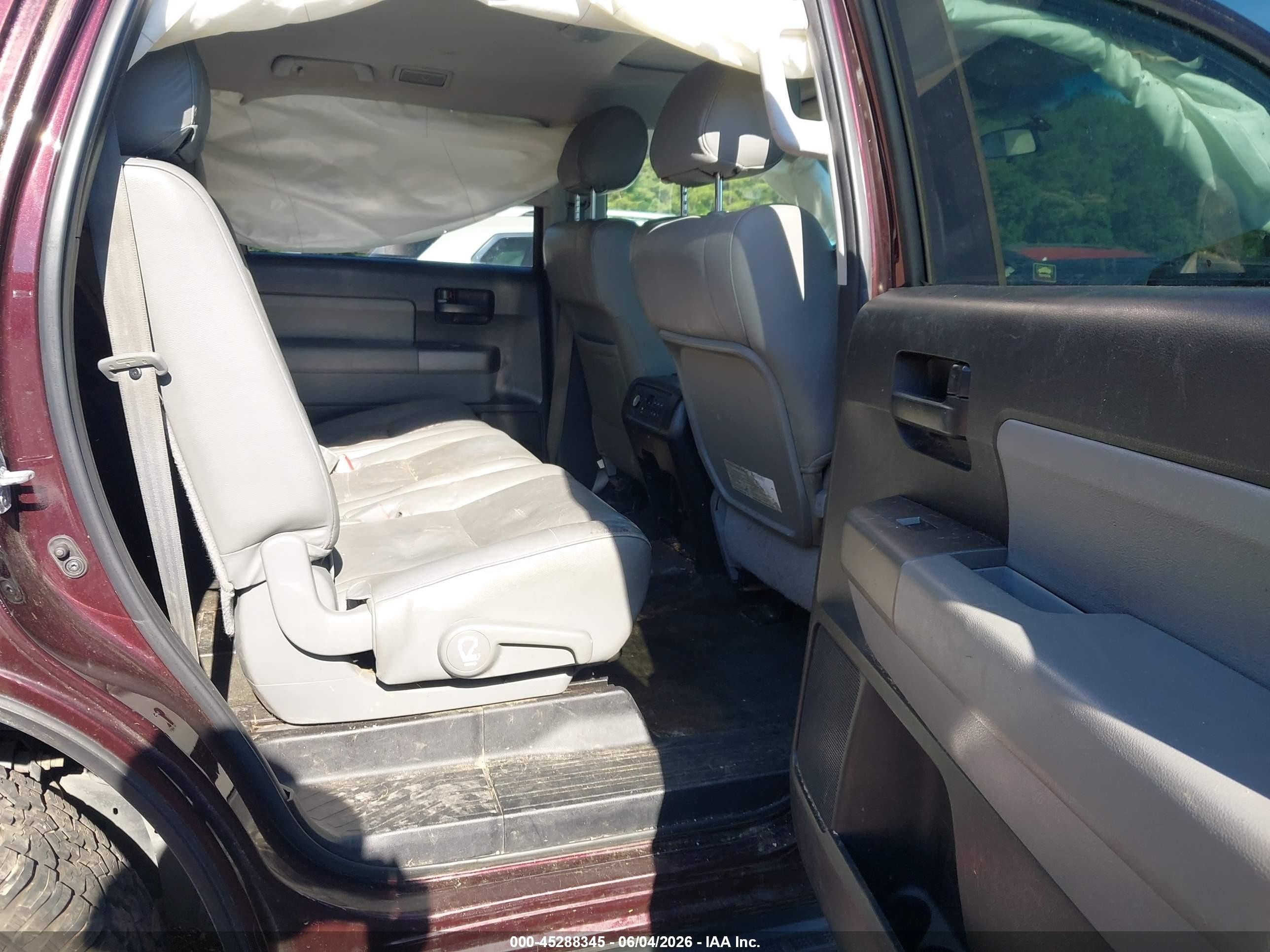 2012 Toyota Sequoia Sr5 4.6l V8 Purple vin: 5TDZM5G14CS003735