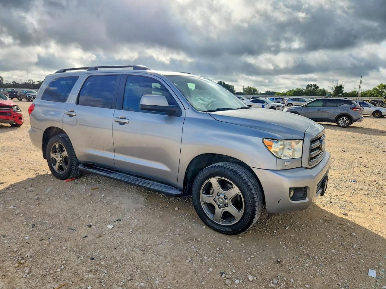 2011 Toyota Sequoia Sr5 Серебряный vin: 5TDZM5G17BS003159