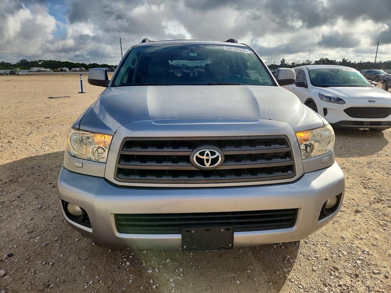 2011 Toyota Sequoia Sr5 Серебряный vin: 5TDZM5G17BS003159