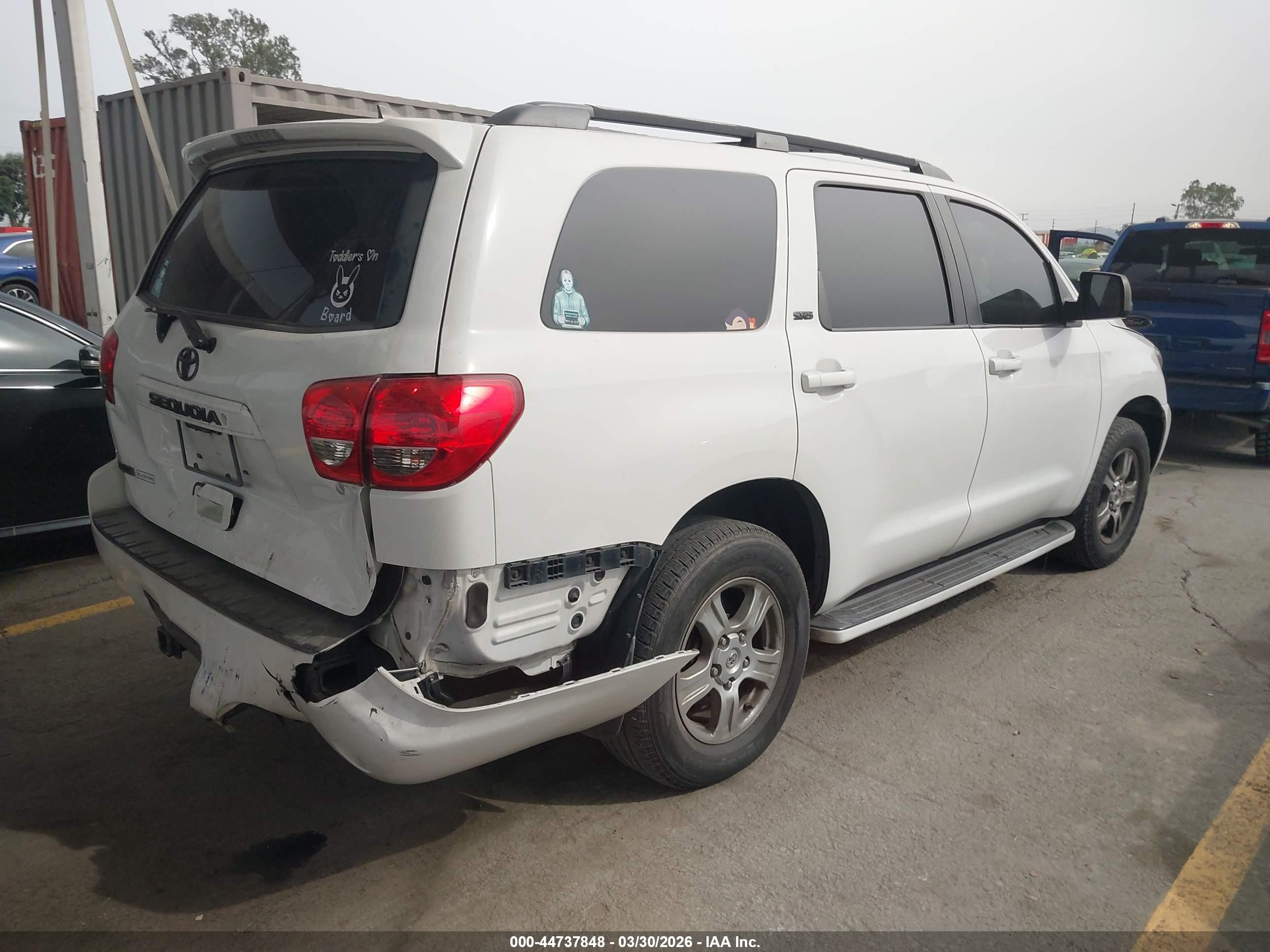 2010 Toyota Sequoia Sr5 4.6l V8 White vin: 5TDZM5G19AS002321