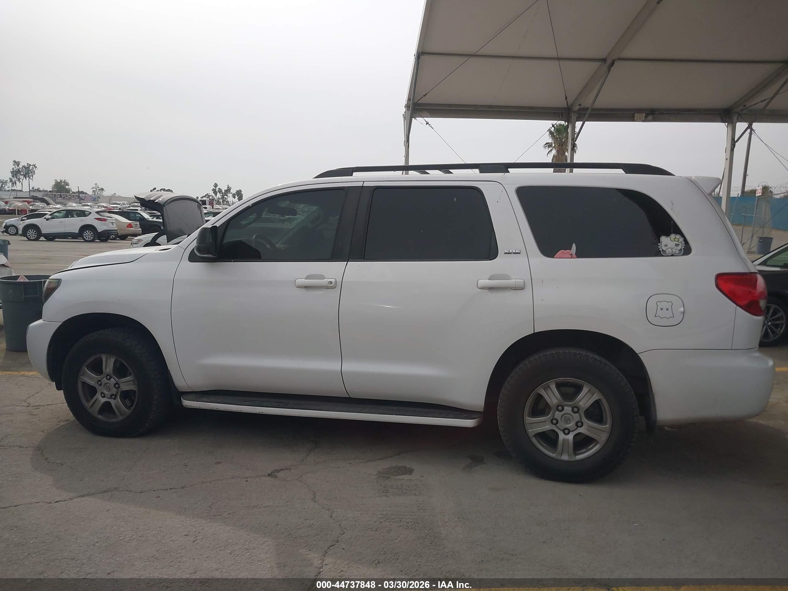 2010 Toyota Sequoia Sr5 4.6l V8 White vin: 5TDZM5G19AS002321
