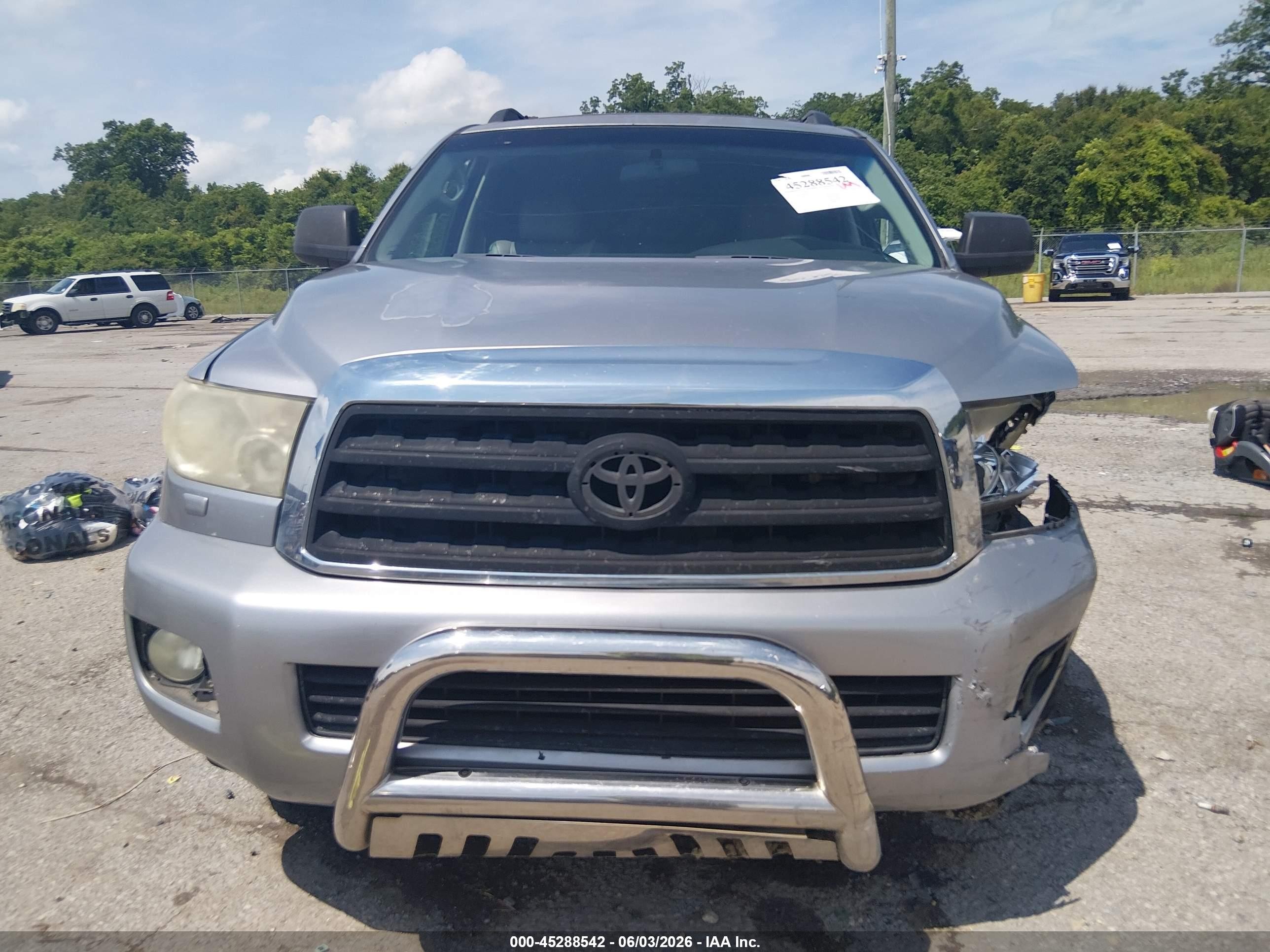 2011 Toyota Sequoia Sr5 4.6l V8 Silver vin: 5TDZM5G19BS002899