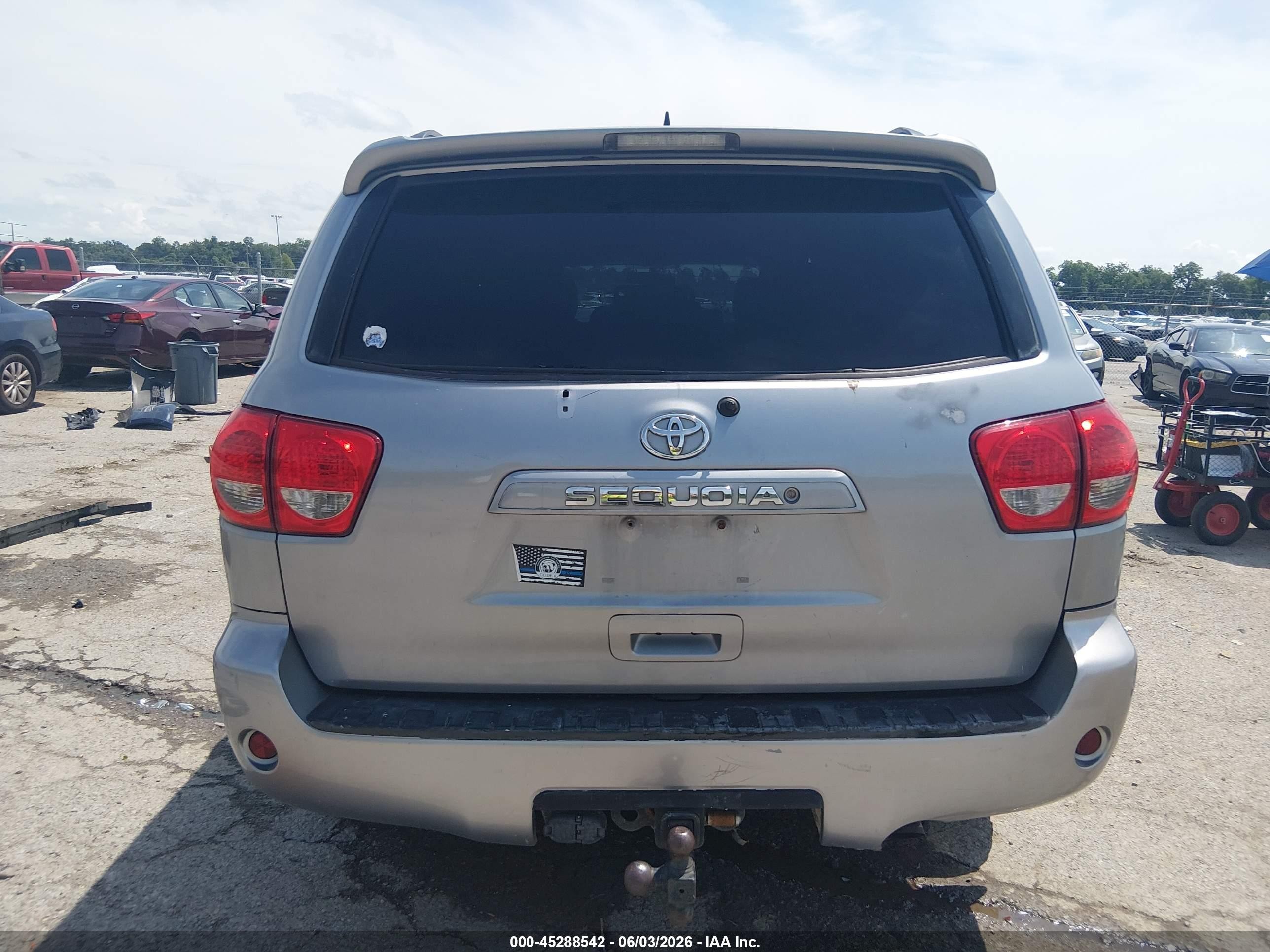 2011 Toyota Sequoia Sr5 4.6l V8 Silver vin: 5TDZM5G19BS002899