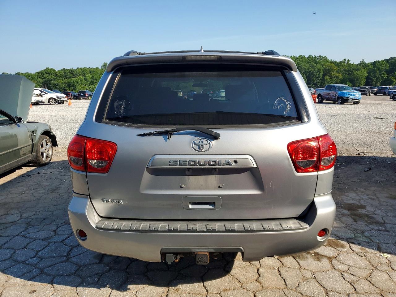 2010 Toyota Sequoia Sr5 Silver vin: 5TDZM5G1XAS001565