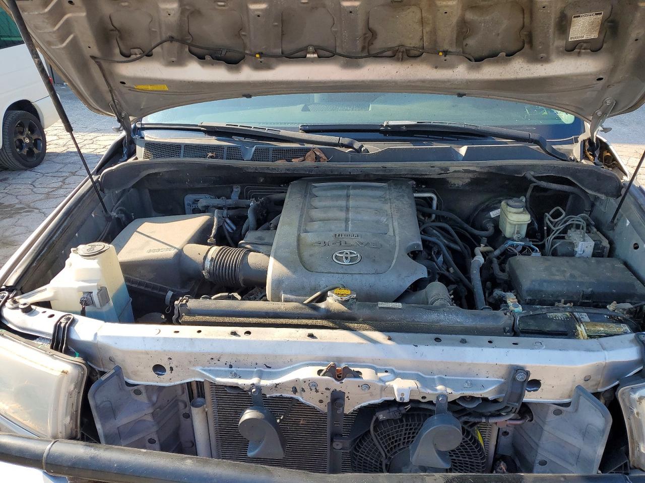 2010 Toyota Sequoia Sr5 Silver vin: 5TDZM5G1XAS001565