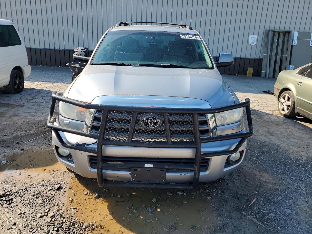2010 Toyota Sequoia Sr5 Silver vin: 5TDZM5G1XAS001565