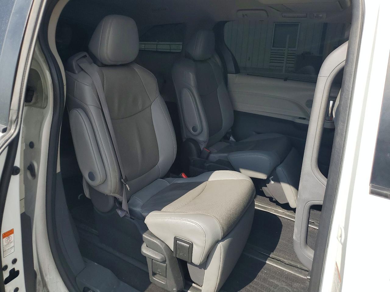 2022 Toyota Sienna Limited 7-passenger Белый vin: 5TDZRKECXNS123773