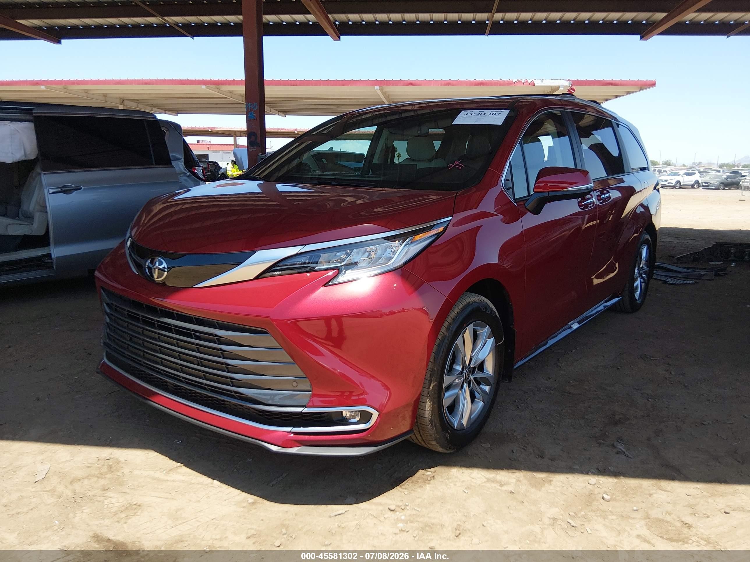 2026 Toyota Sienna Limited Red vin: 5TDZSKFC8TS270562