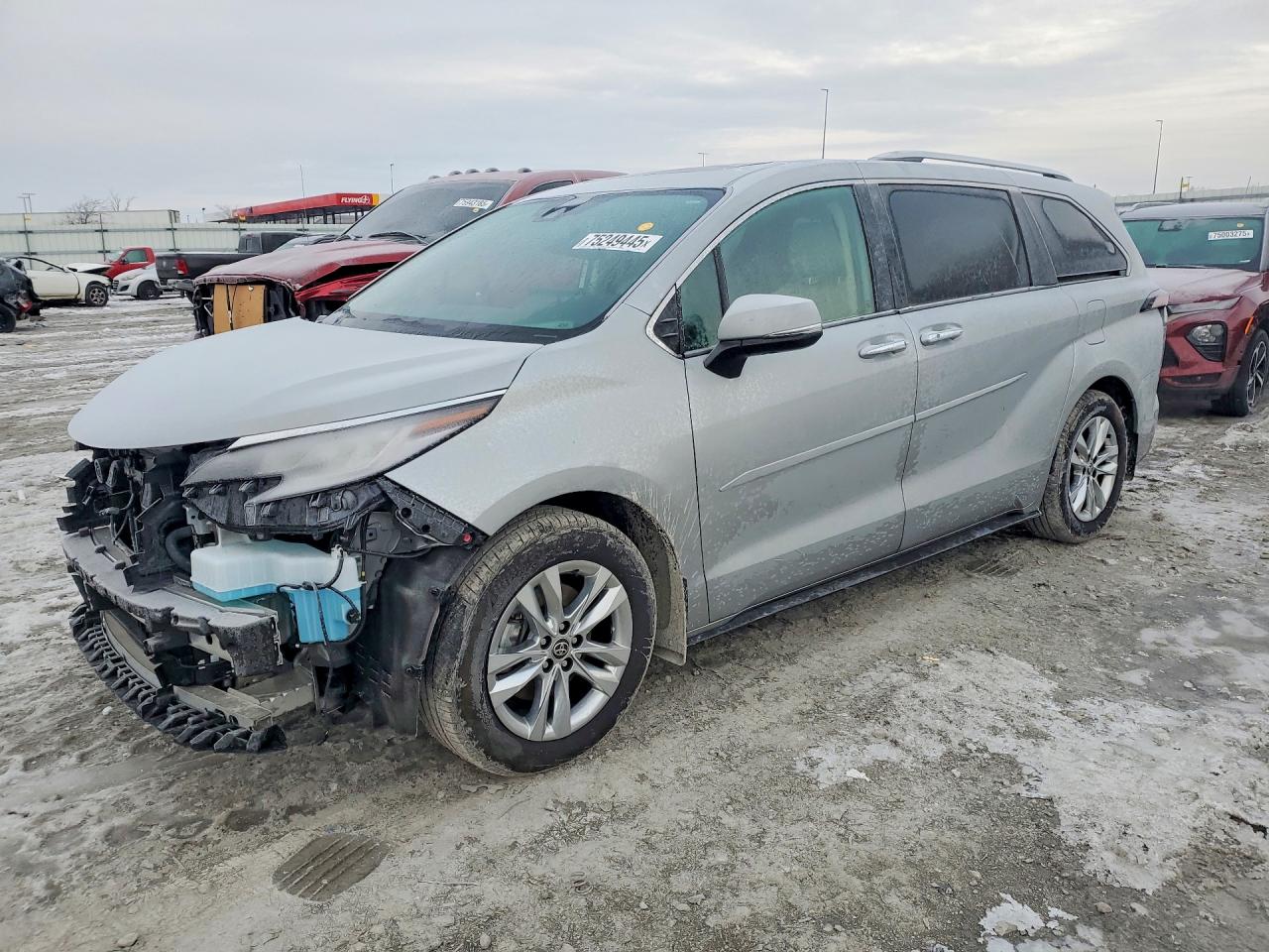 2025 Toyota Sienna Limited Silver vin: 5TDZSKFCXSS196236