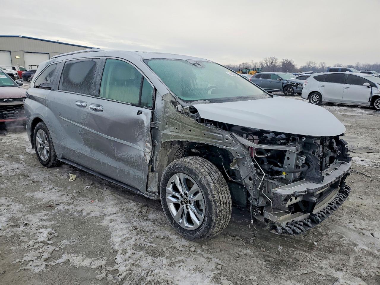 2025 Toyota Sienna Limited Silver vin: 5TDZSKFCXSS196236