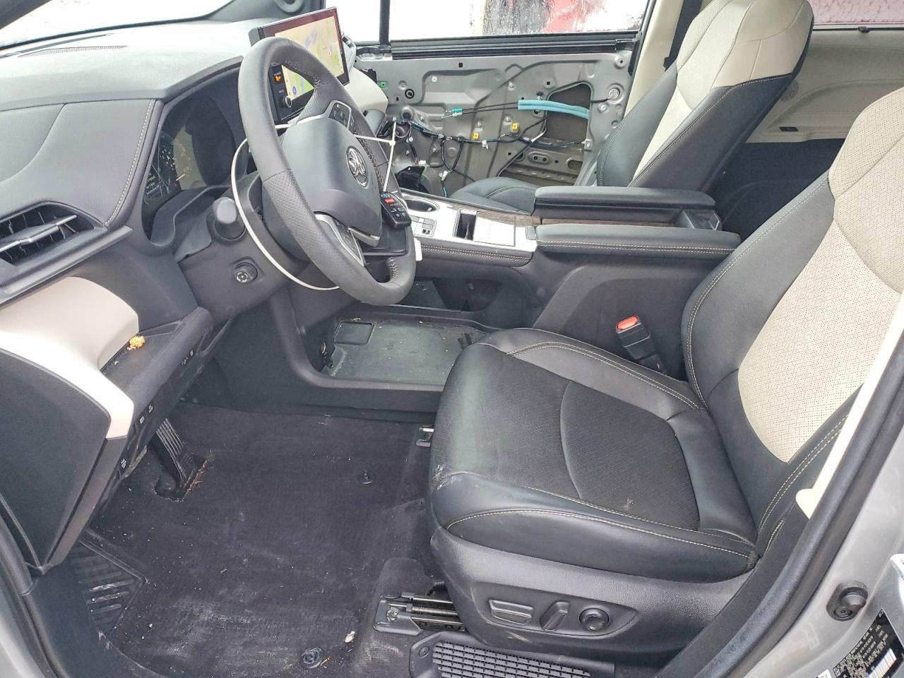 2025 Toyota Sienna Limited Silver vin: 5TDZSKFCXSS196236