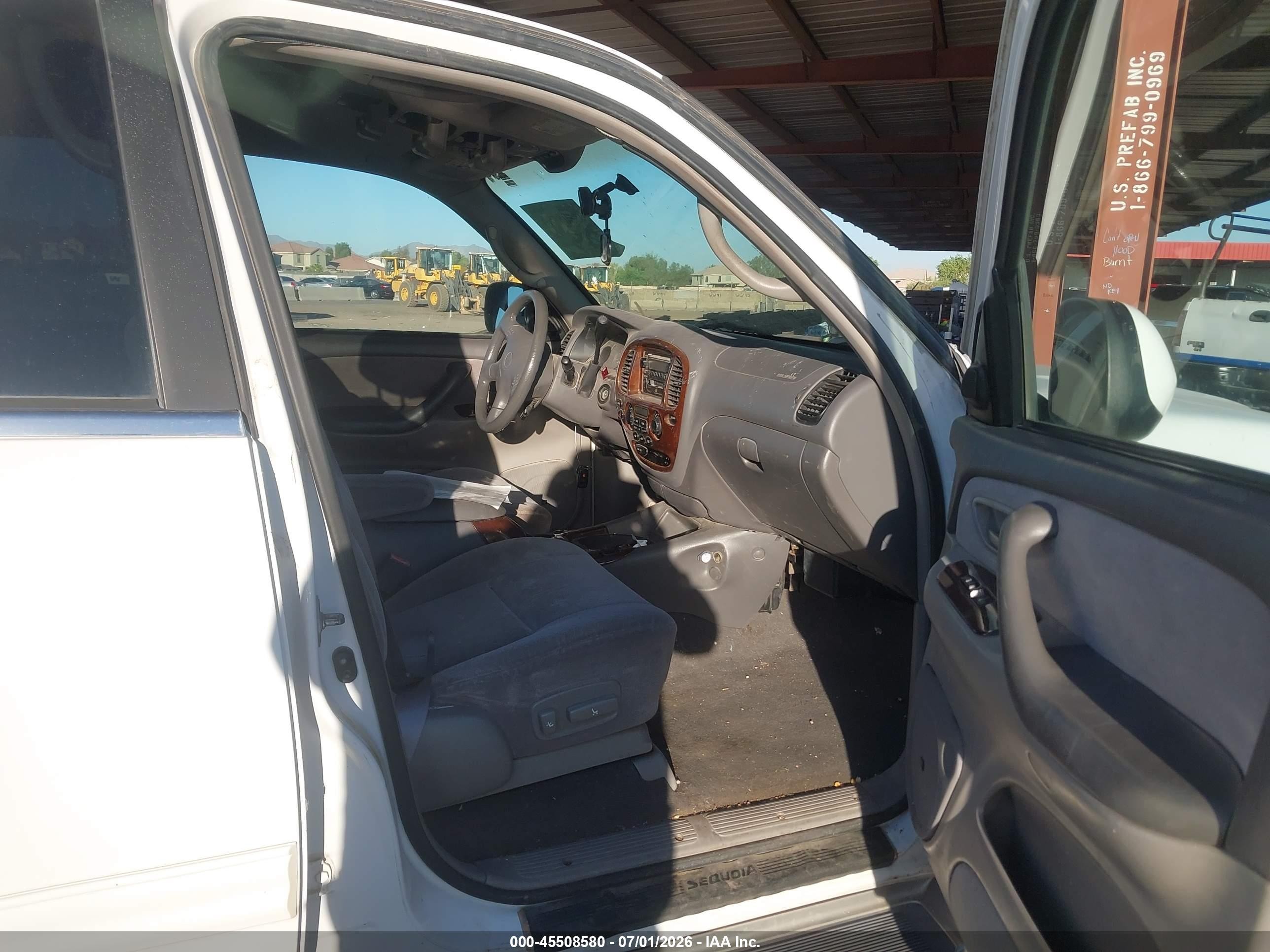 2001 Toyota Sequoia Sr5 V8 Белый vin: 5TDZT34A01S052830