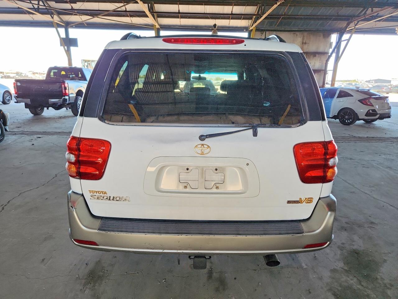 2002 Toyota Sequoia Sr5 White vin: 5TDZT34A02S073128