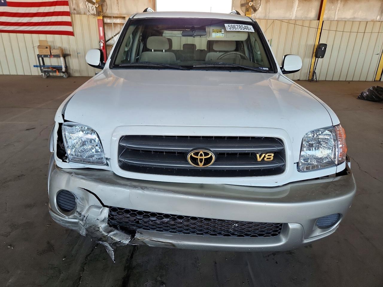 2002 Toyota Sequoia Sr5 White vin: 5TDZT34A02S073128