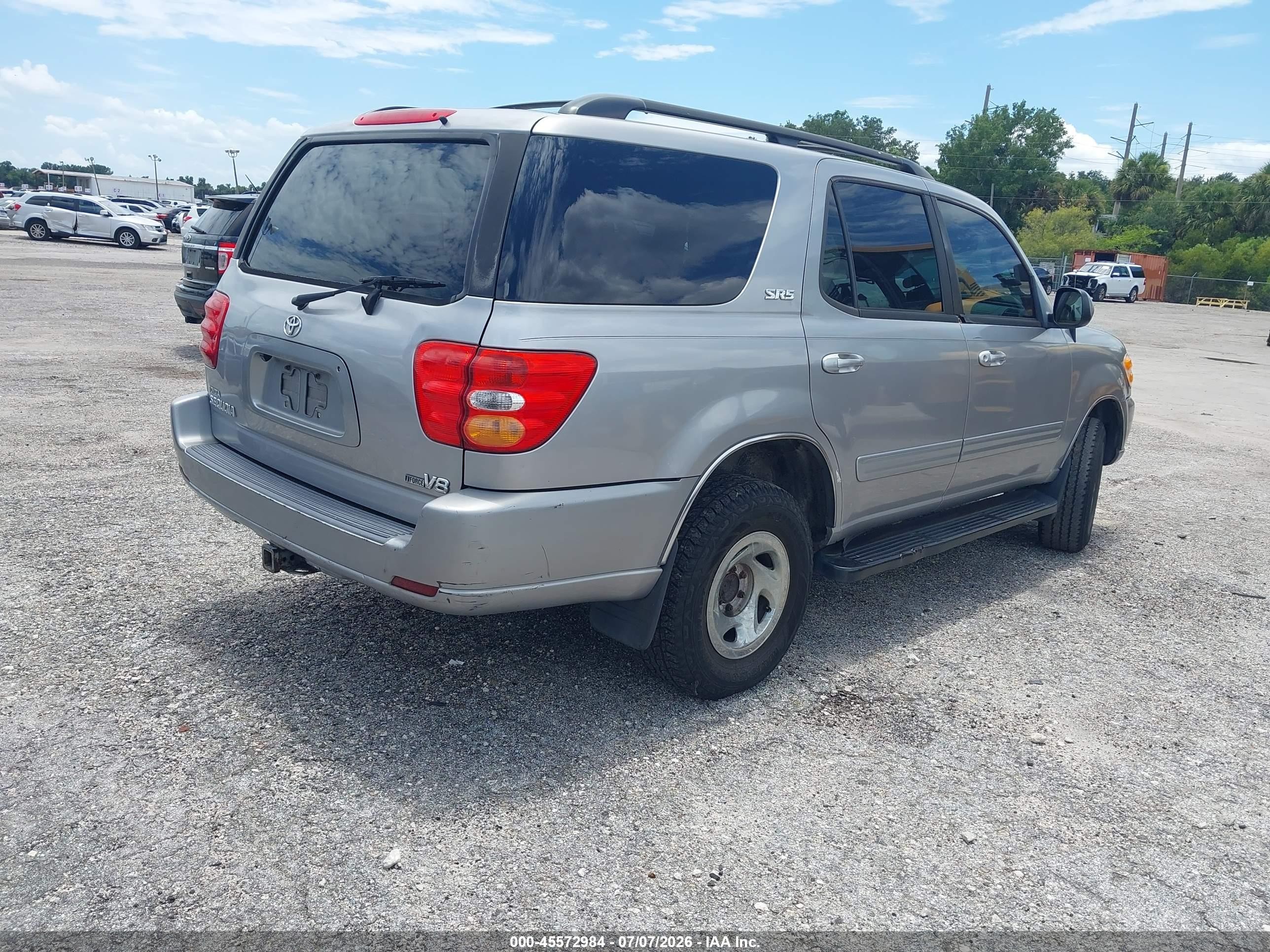 2002 Toyota Sequoia Sr5 V8 Silver vin: 5TDZT34A02S075803