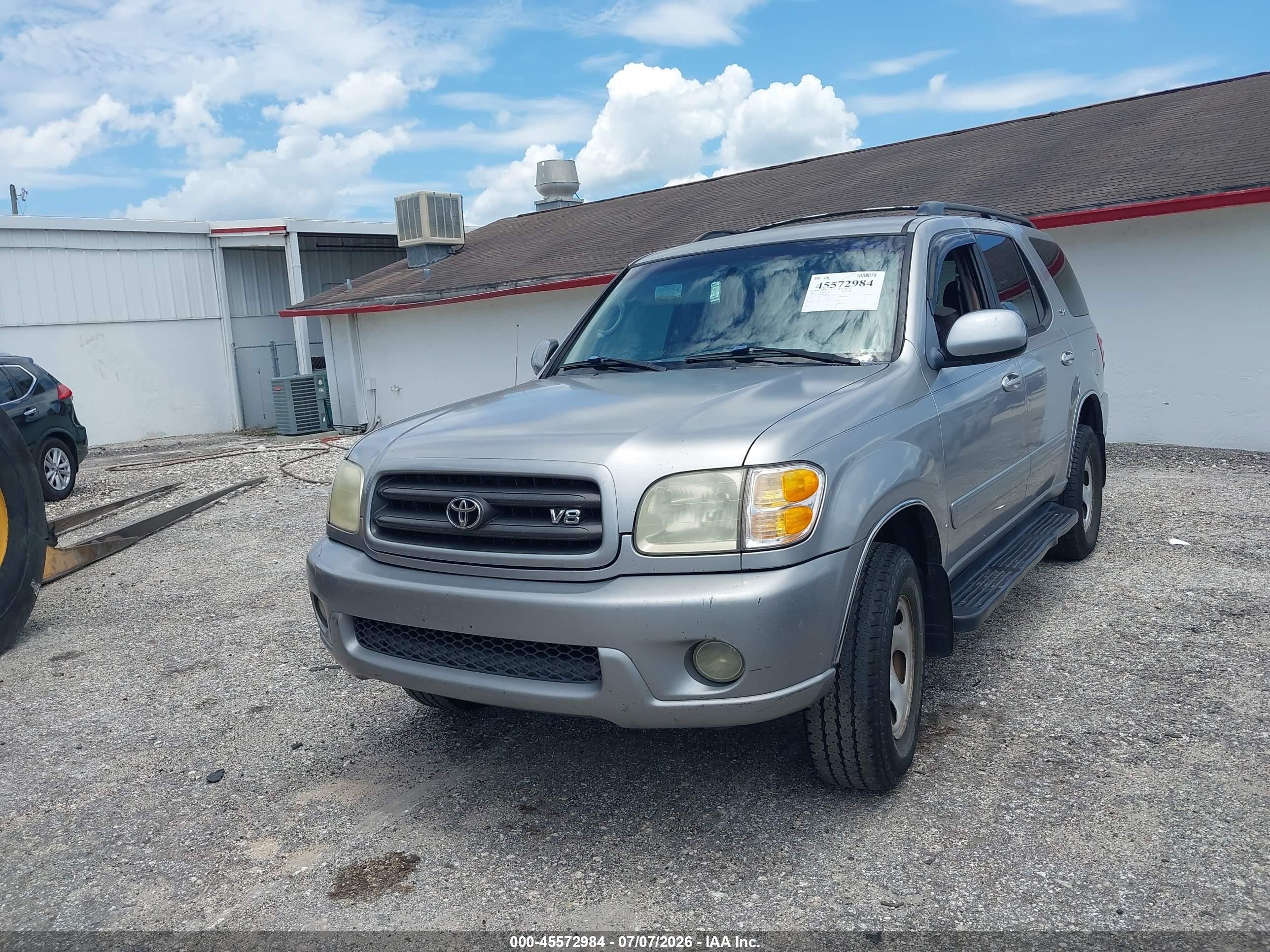 2002 Toyota Sequoia Sr5 V8 Silver vin: 5TDZT34A02S075803