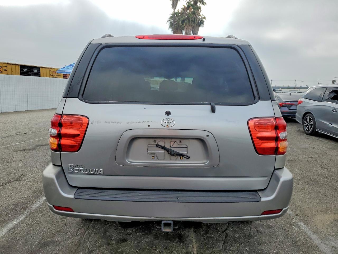 2003 Toyota Sequoia Sr5 Silver vin: 5TDZT34A03S199068