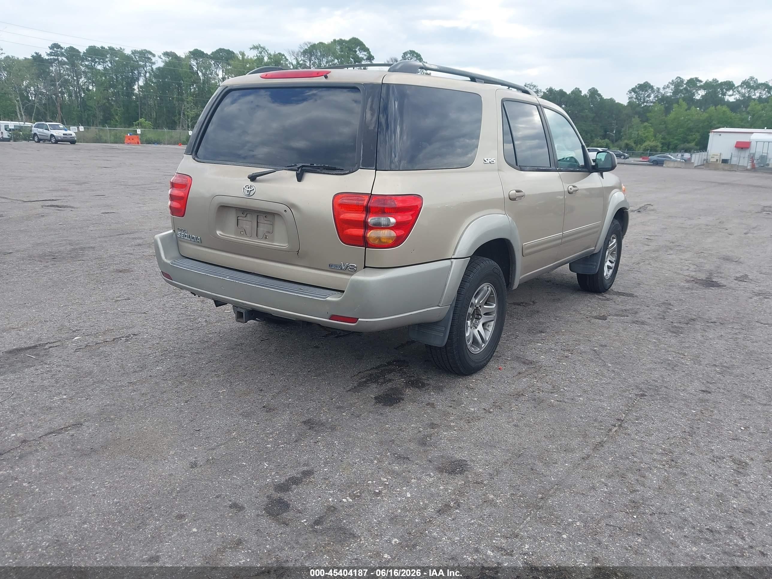 2004 Toyota Sequoia Sr5 V8 Beige vin: 5TDZT34A04S218901
