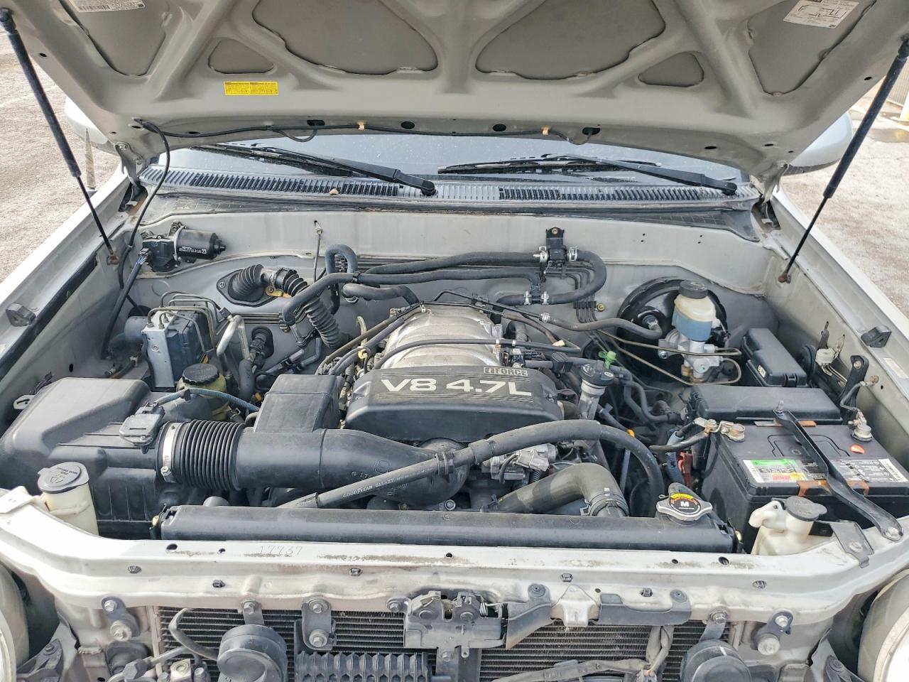 2001 Toyota Sequoia Sr5 Серебряный vin: 5TDZT34A11S046101