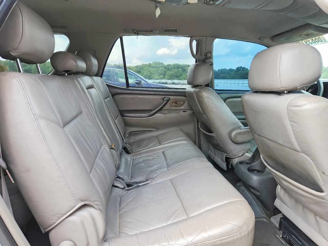 2003 Toyota Sequoia Sr5 Silver vin: 5TDZT34A13S160909