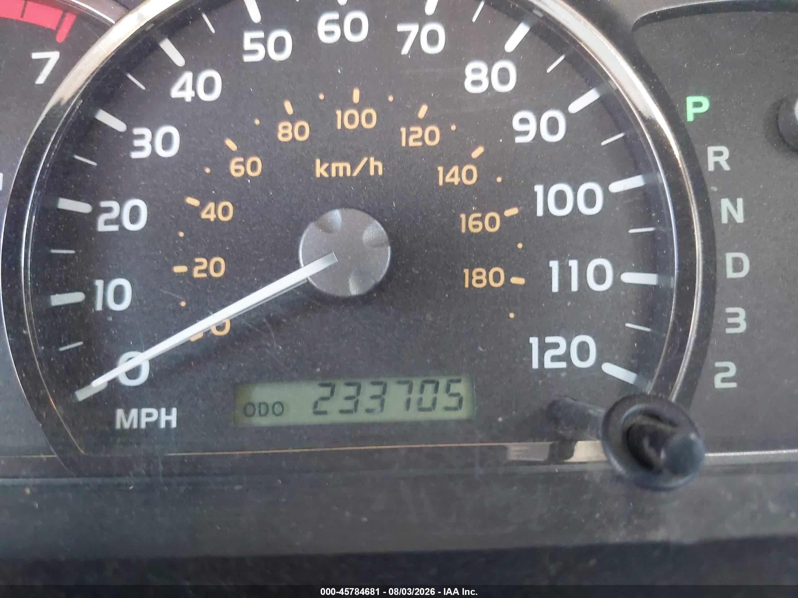2005 Toyota Sequoia Sr5 V8 Silver vin: 5TDZT34A15S242531