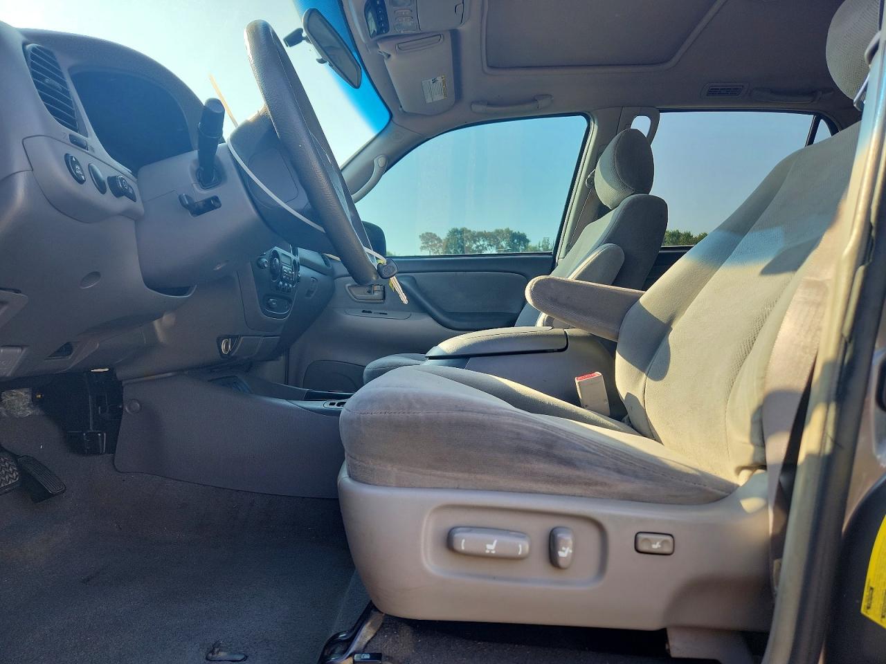2006 Toyota Sequoia Sr5 Gray vin: 5TDZT34A16S271383