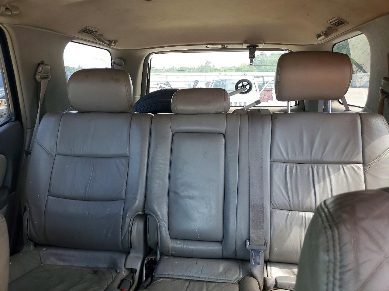 2004 Toyota Sequoia Sr5 White vin: 5TDZT34A24S223968