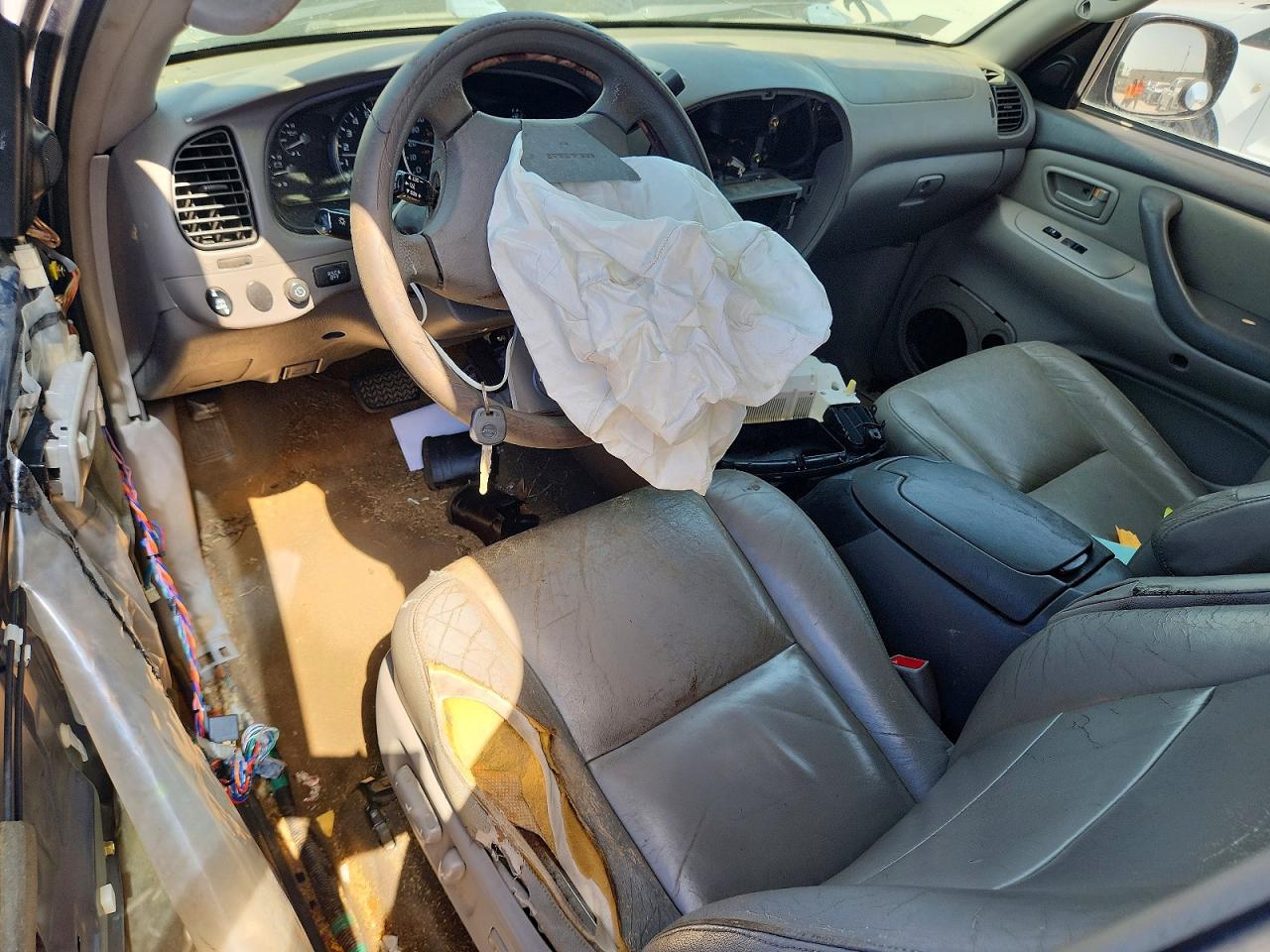 2005 Toyota Sequoia Sr5 Blue vin: 5TDZT34A25S252310