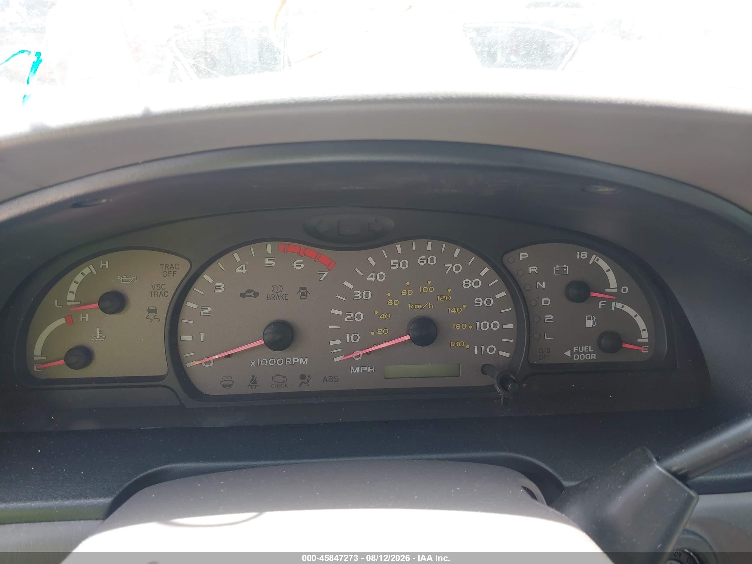 2002 Toyota Sequoia Sr5 V8 Серебряный vin: 5TDZT34A32S124380