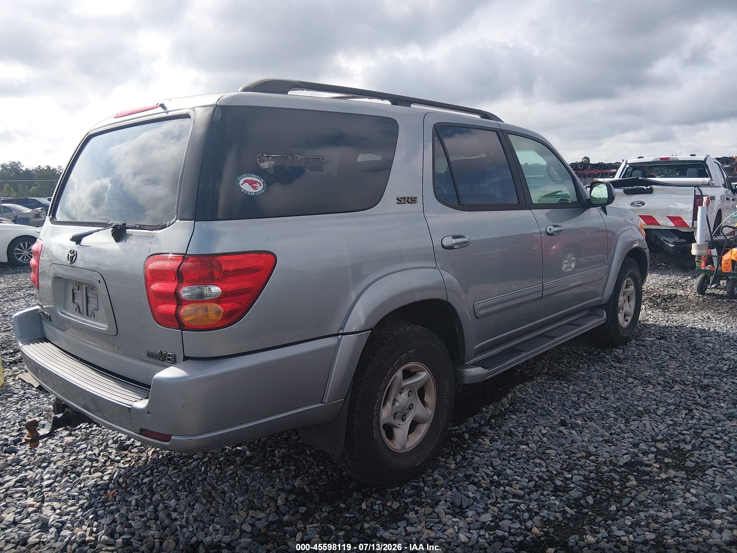2002 Toyota Sequoia Sr5 V8 Silver vin: 5TDZT34A32S132950