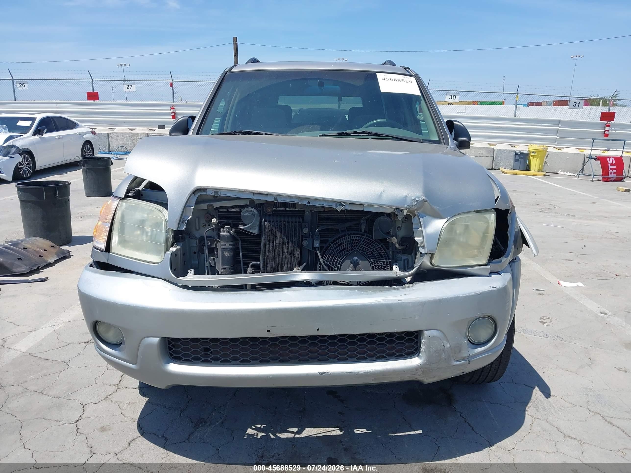 2003 Toyota Sequoia Sr5 V8 Silver vin: 5TDZT34A33S145697
