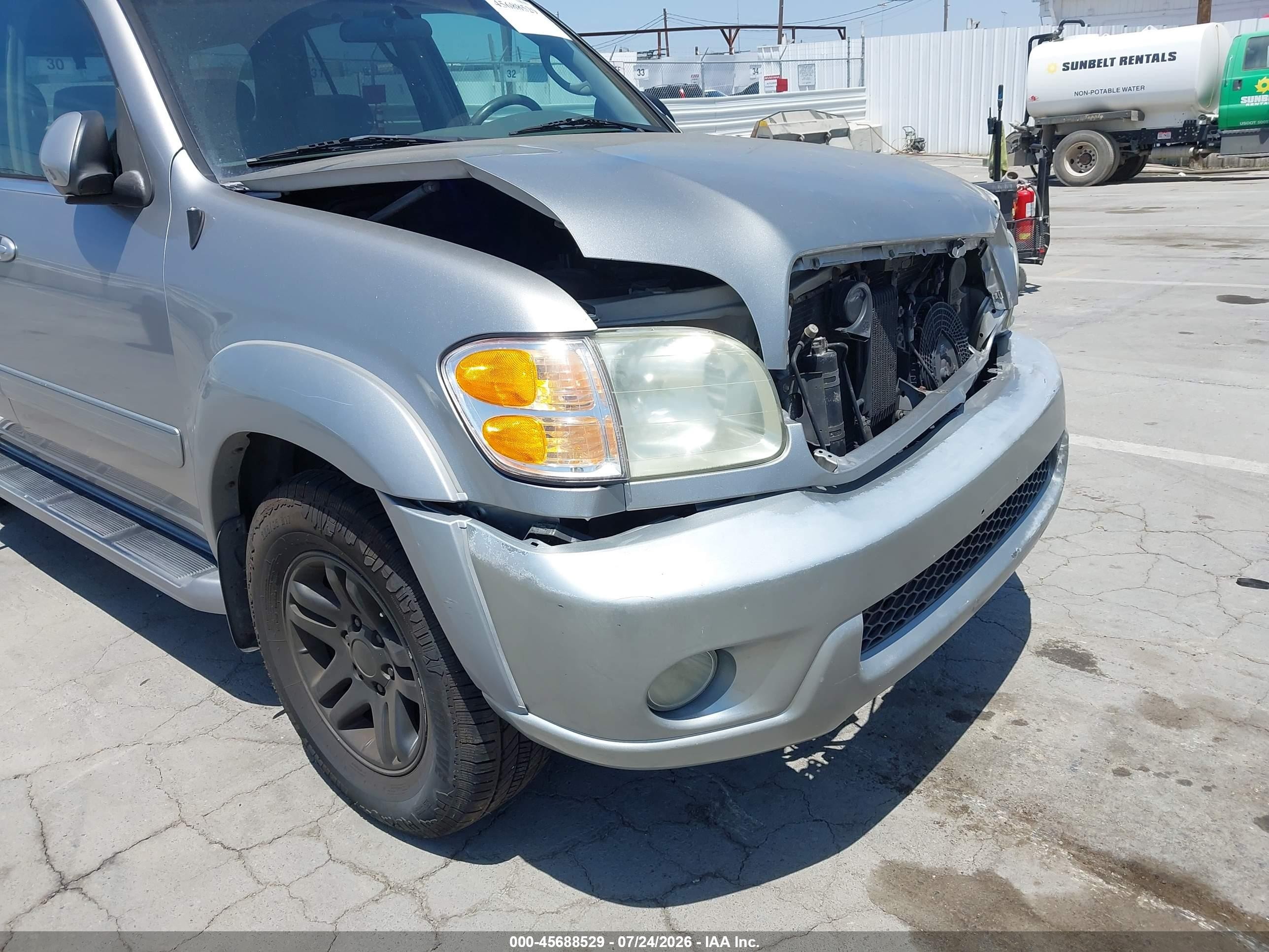 2003 Toyota Sequoia Sr5 V8 Silver vin: 5TDZT34A33S145697
